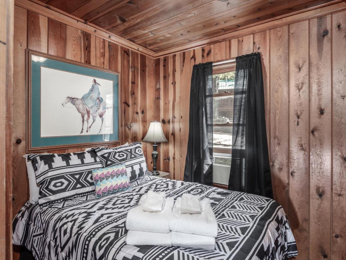 Tiny Two, 2 Bedrooms, Midtown, Sleeps 4 رويدوسو، نيومكسيكو المظهر الخارجي الصورة